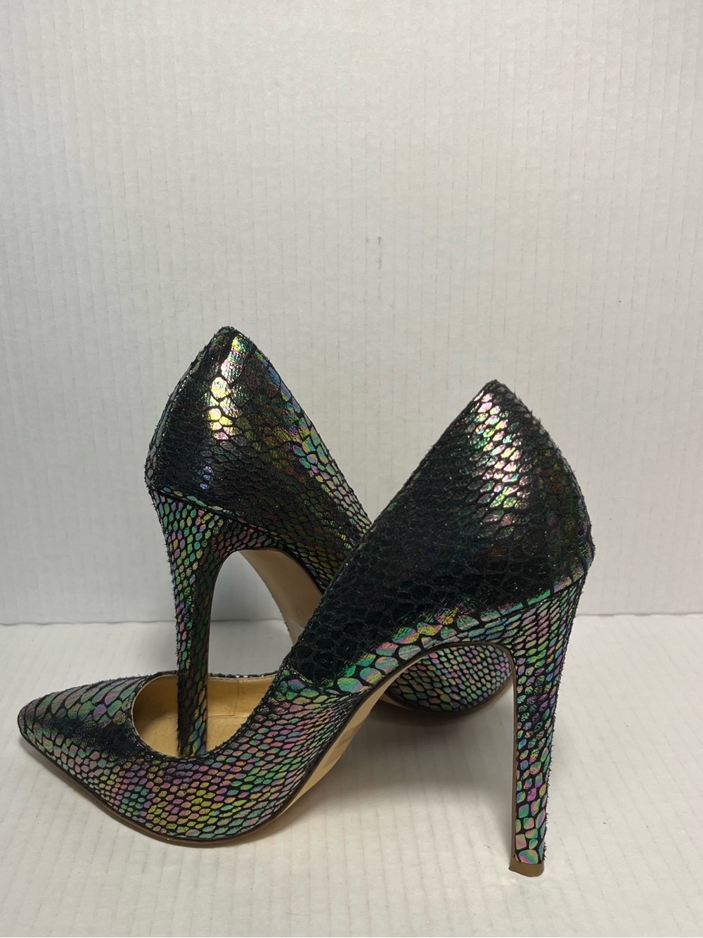Olivia Ferguson Iridescent Snake-Texture Pointed Toe Stiletto Heels Sz 8